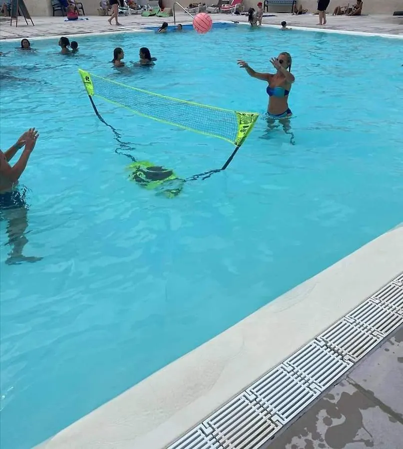 Campsite Vacances Familiales Dans Camping Avec Piscine Frejus