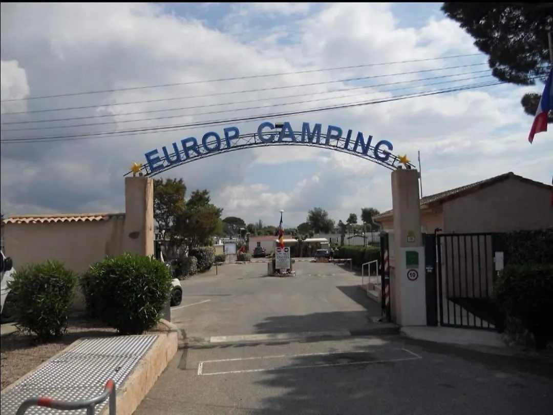 Vacances Familiales Dans Camping Avec Piscine Fréjus 0*,  Francja