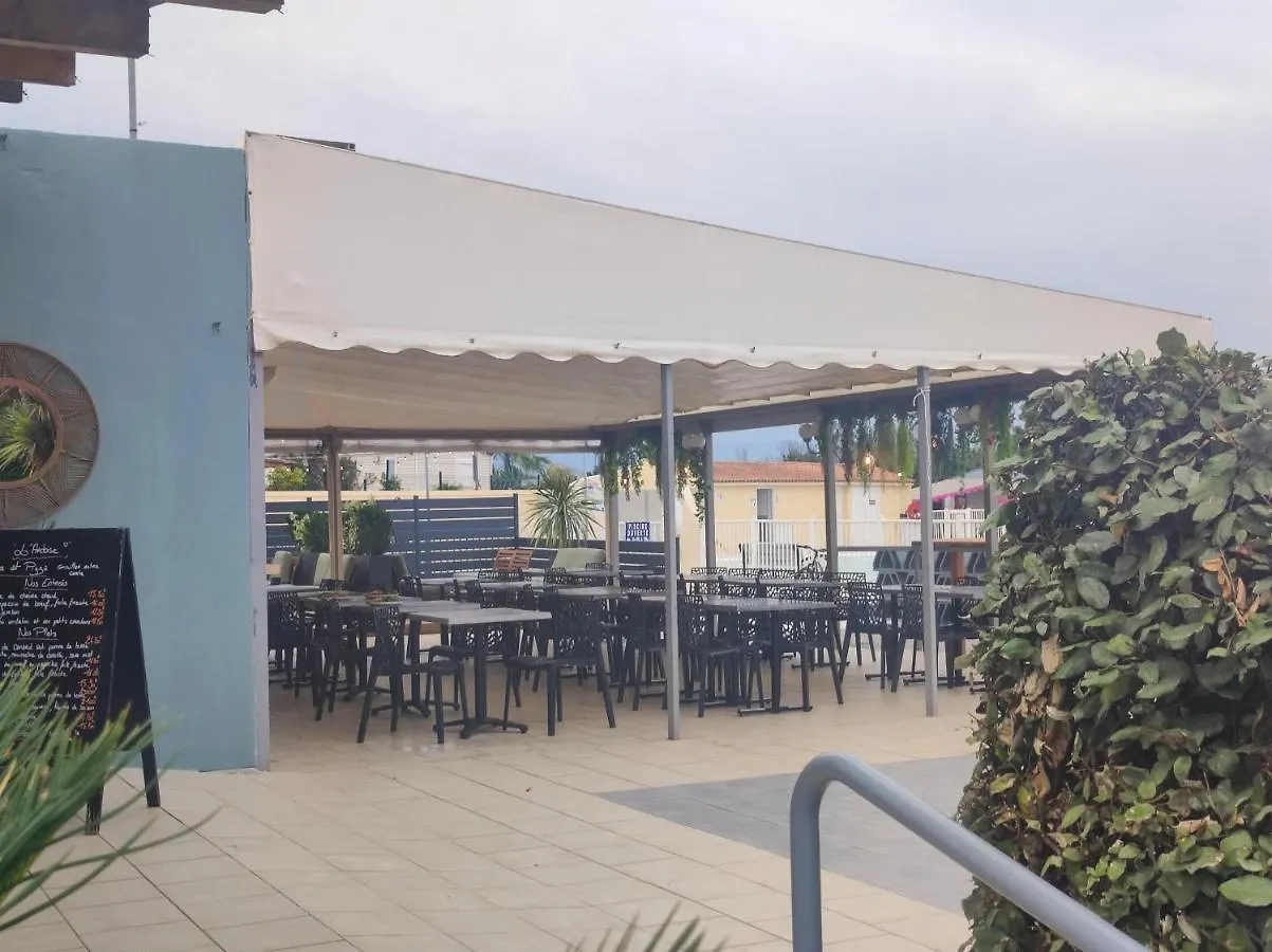 Kemping Vacances Familiales Dans Camping Avec Piscine Fréjus