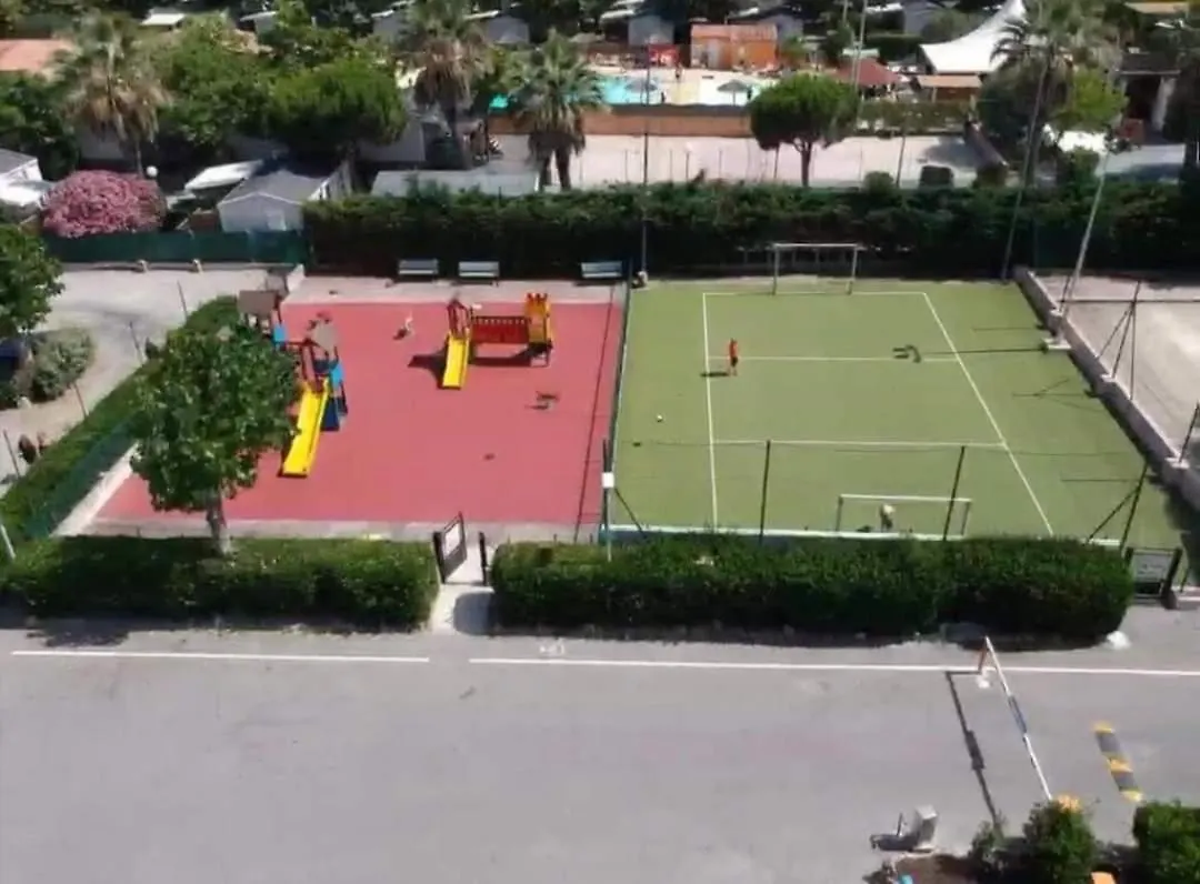 Vacances Familiales Dans Camping Avec Piscine Fréjus Kemping
