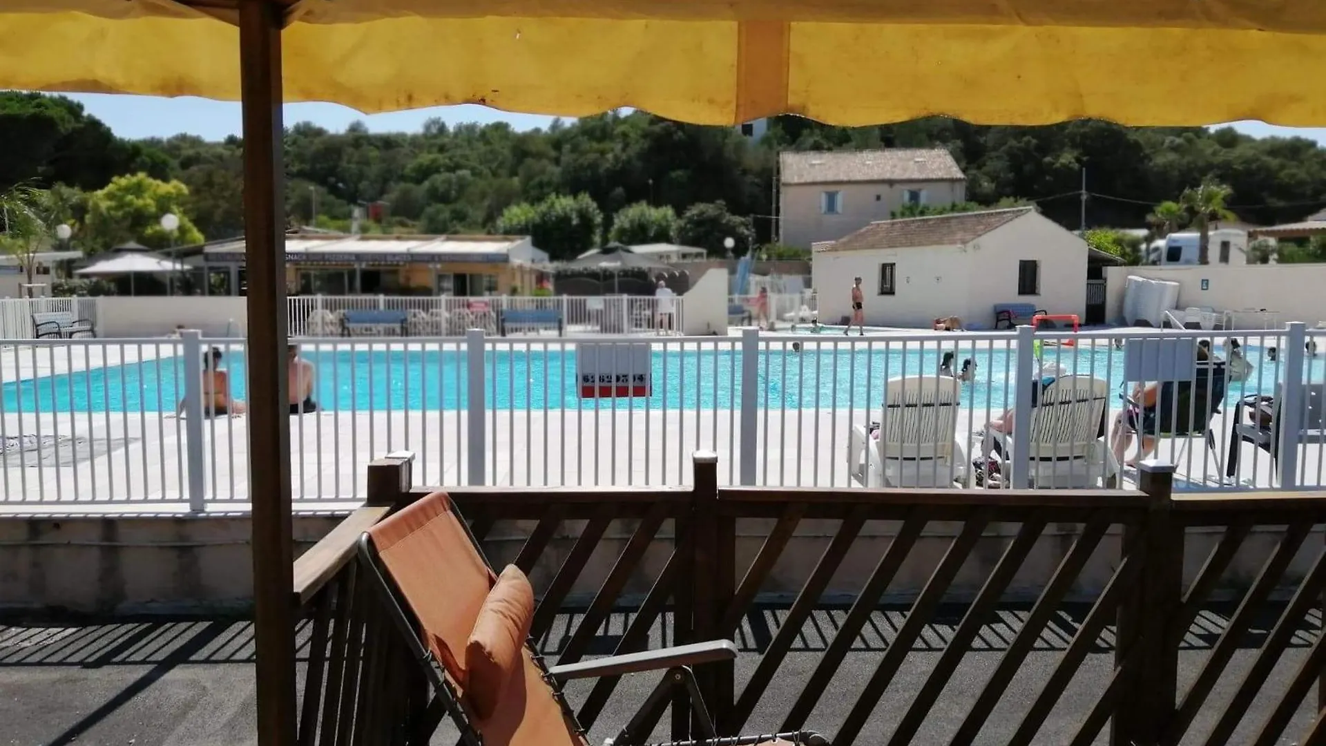 Vacances Familiales Dans Camping Avec Piscine Frejus