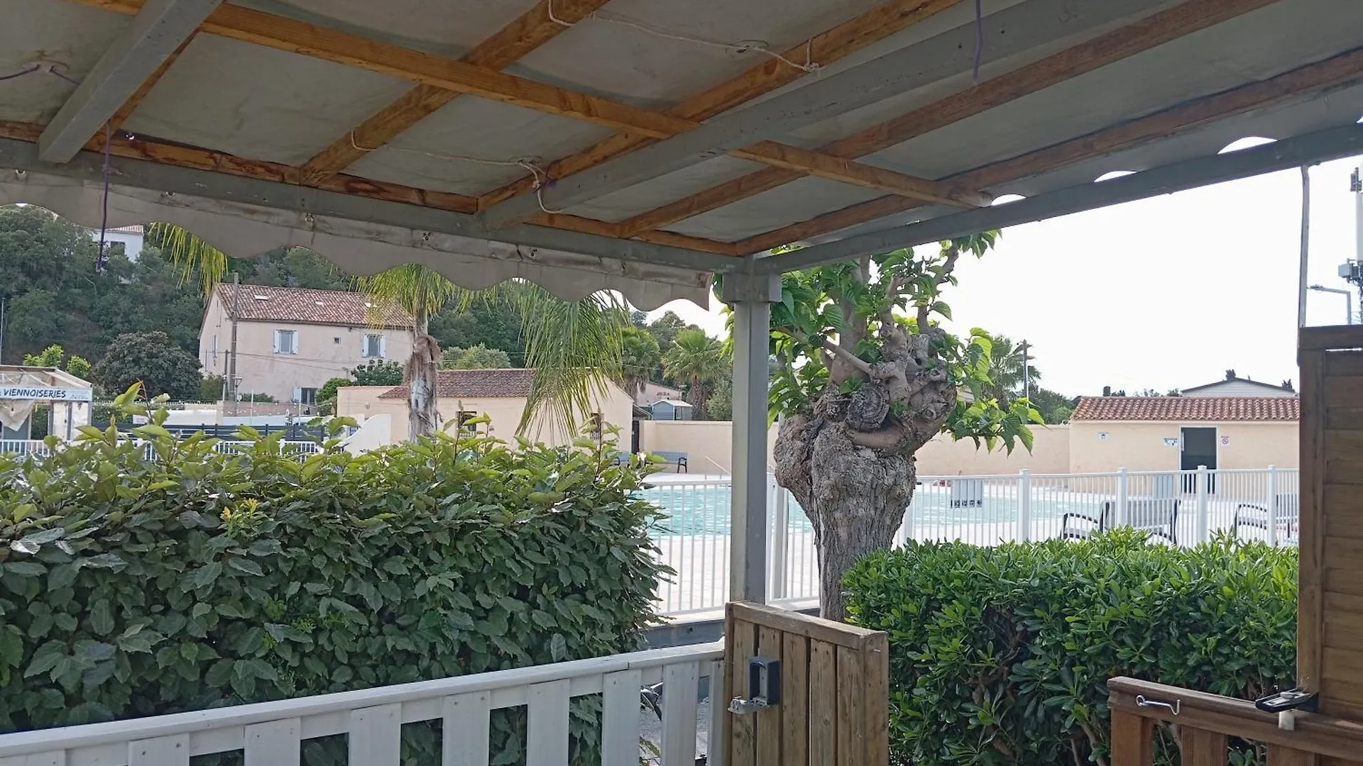 Vacances Familiales Dans Camping Avec Piscine Frejus France