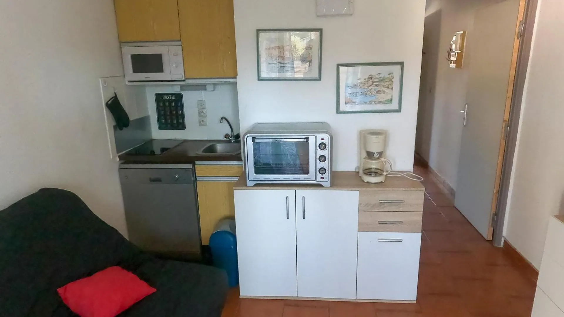 Campsite Vacances Familiales Dans Camping Avec Piscine Frejus France