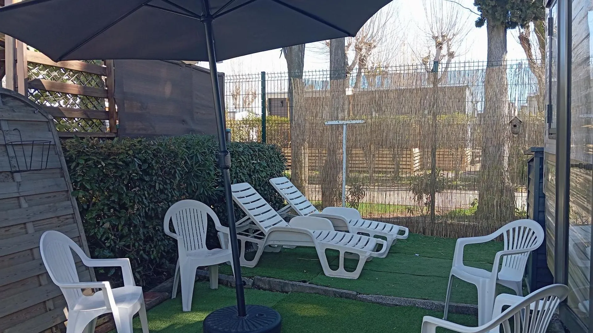 Vacances Familiales Dans Camping Avec Piscine Frejus