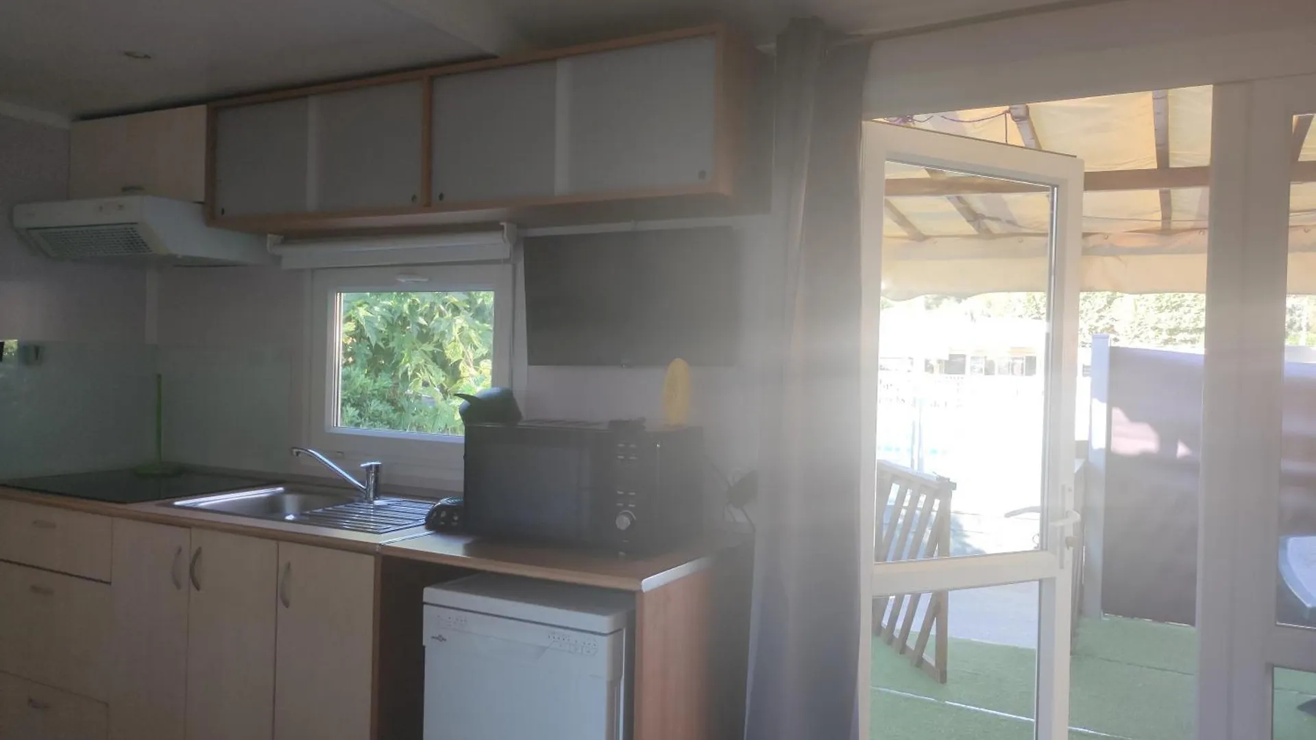 Campsite Vacances Familiales Dans Camping Avec Piscine Frejus