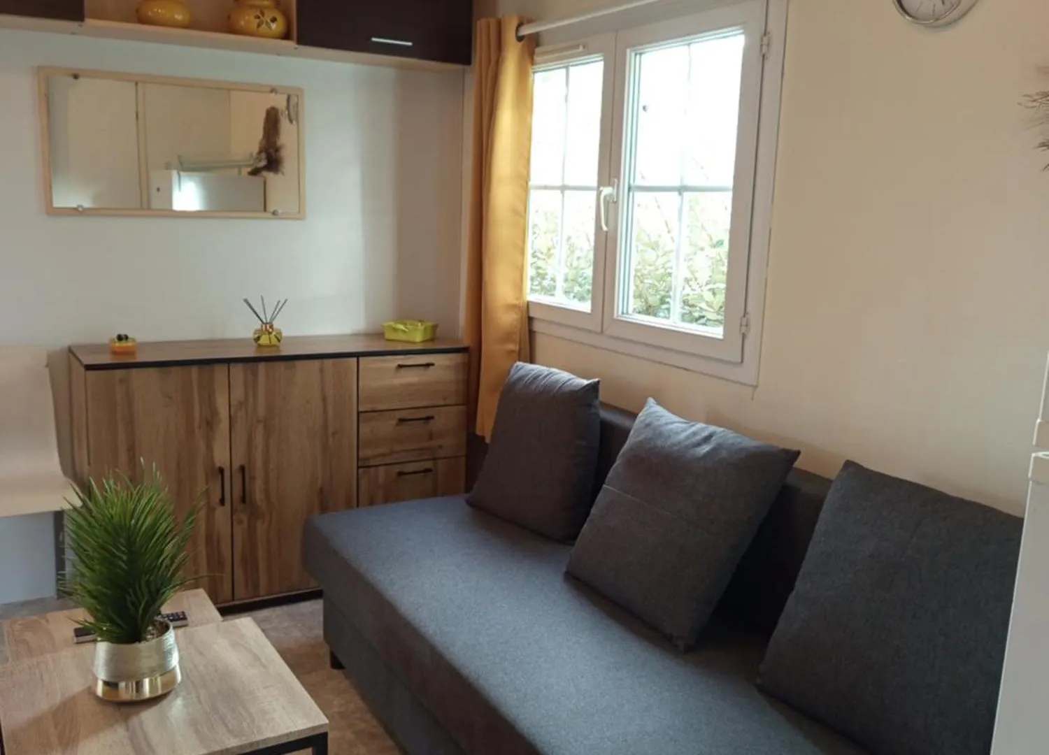 Campsite Vacances Familiales Dans Camping Avec Piscine Frejus France