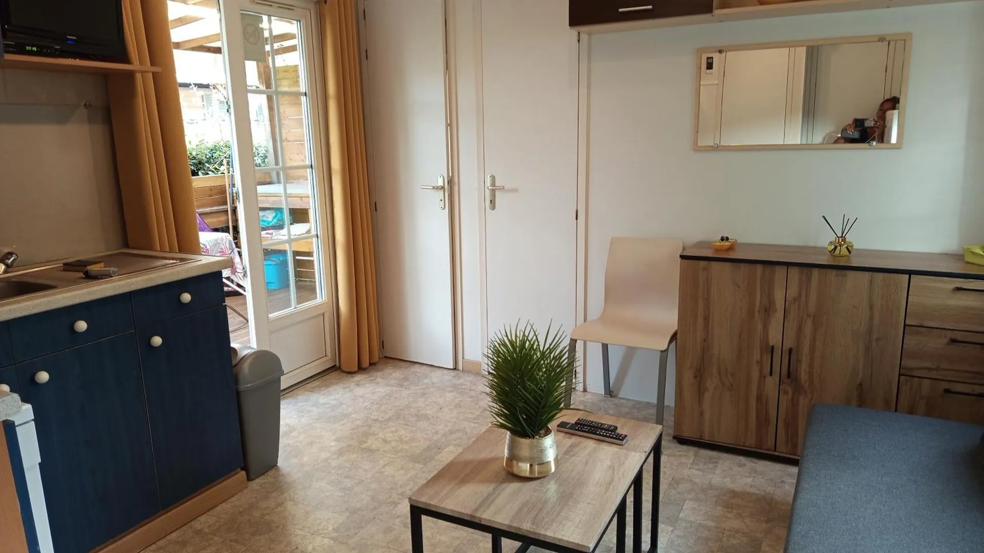 Vacances Familiales Dans Camping Avec Piscine Frejus 0*,  France